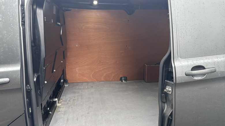 Ford Transit Custom 300 L2 Diesel Fwd 2.0 EcoBlue 130ps Low Roof Limited Van